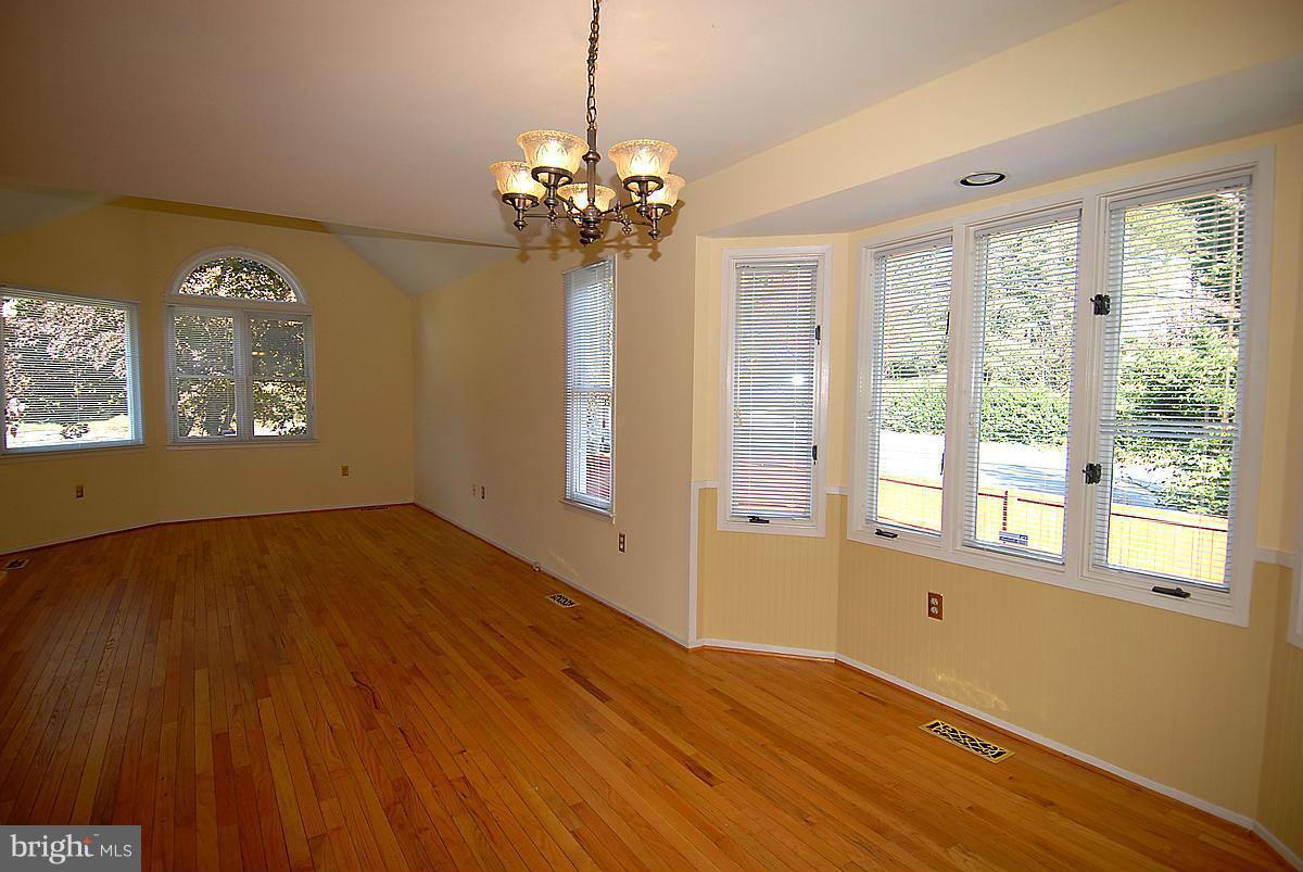 10043 Pratt Place Silver Spring, MD 20910 - Photo 5 of 22 Living Room/Dining Room