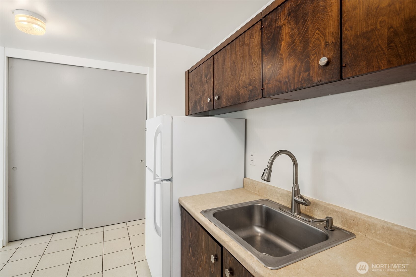 2233 Northeast 46th Street Seattle, WA 98105 - Photo 14 of 16