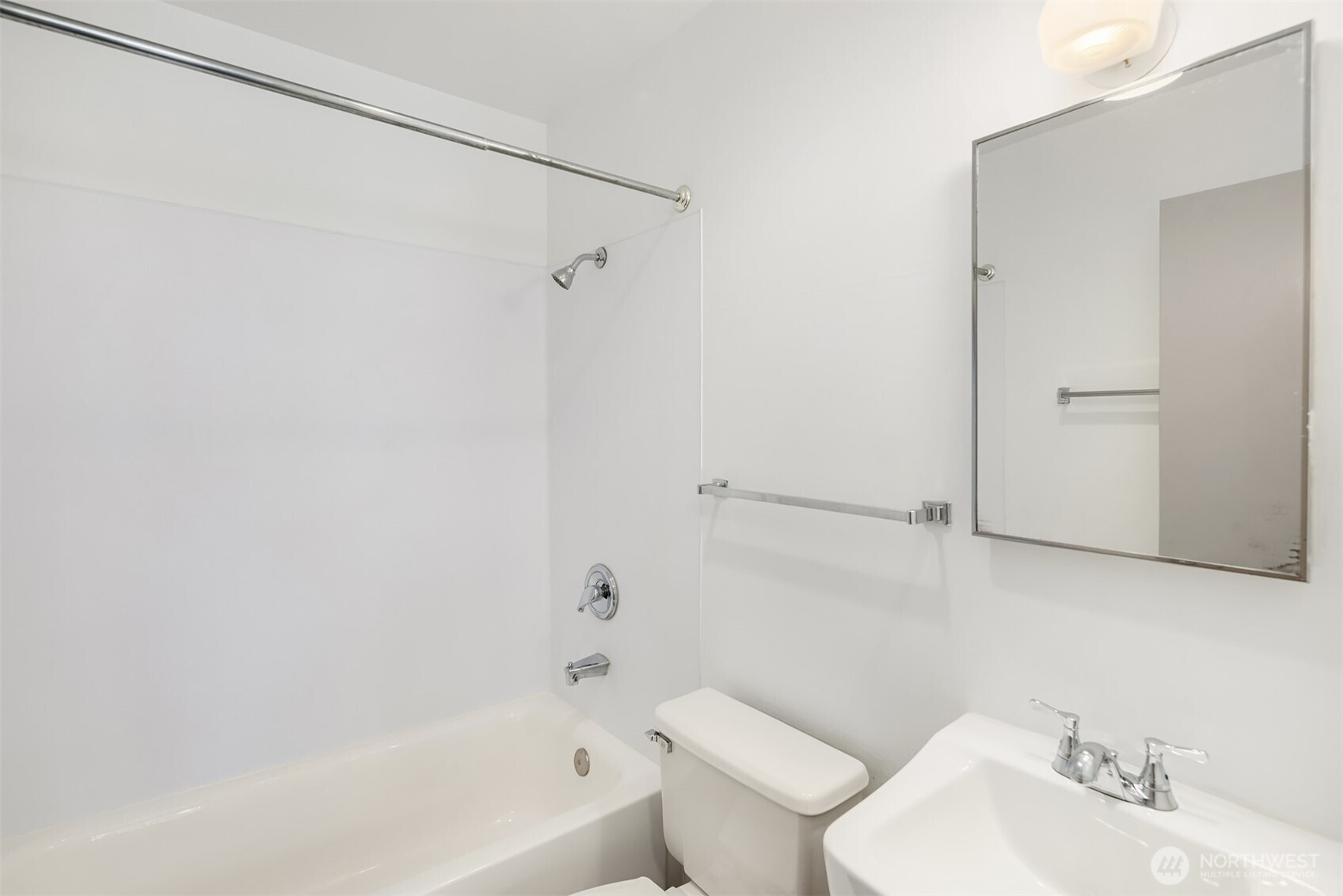 2233 Northeast 46th Street Seattle, WA 98105 - Photo 7 of 16