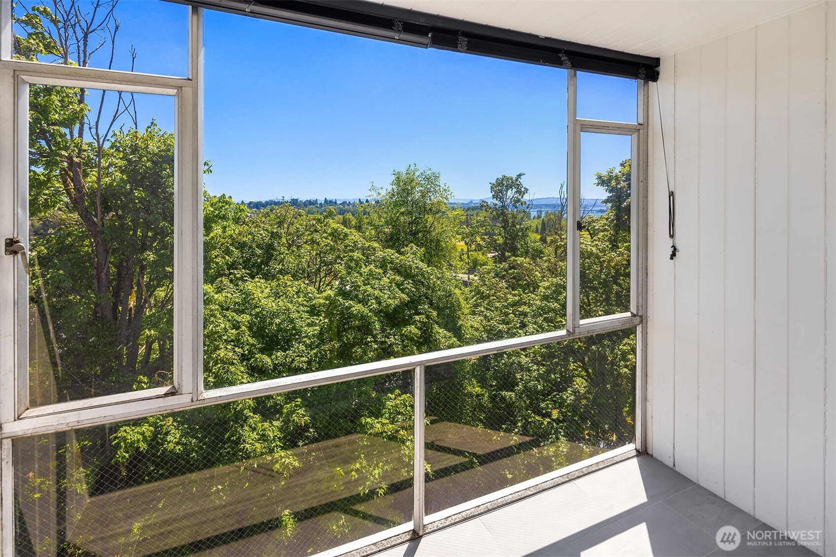 2233 Northeast 46th Street Seattle, WA 98105 - Photo 10 of 16
