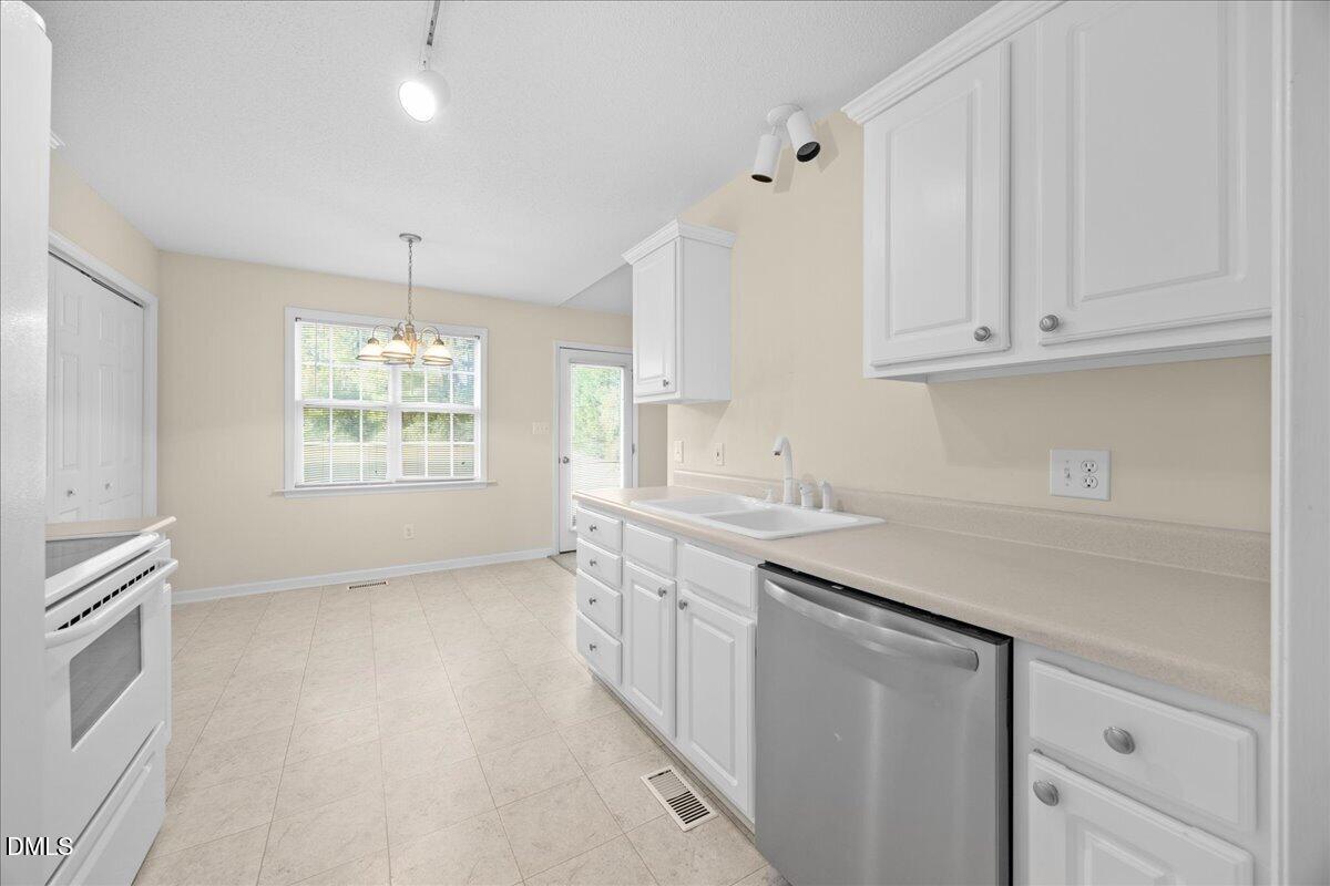 277 Wagner Road Willow Spring, NC 27592 - Photo 8 of 25 11-2A1A1648
