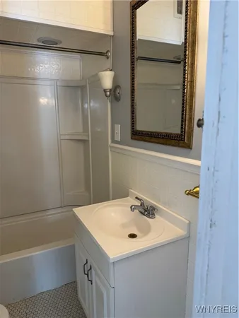 $1,400 | 5 Humphrey Road, Buffalo, NY 14207