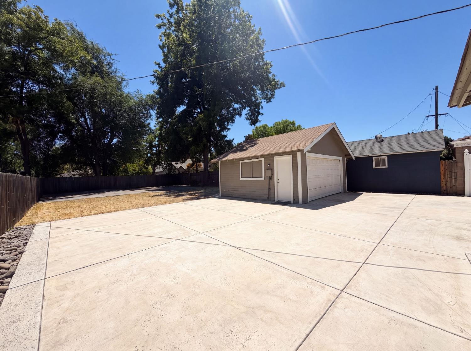 1860 West Willow Street Stockton, CA 95203 - Photo 25 of 27
