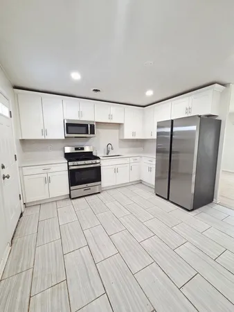 $1,625 | 2069 217th Street, Sauk Village, IL 60411