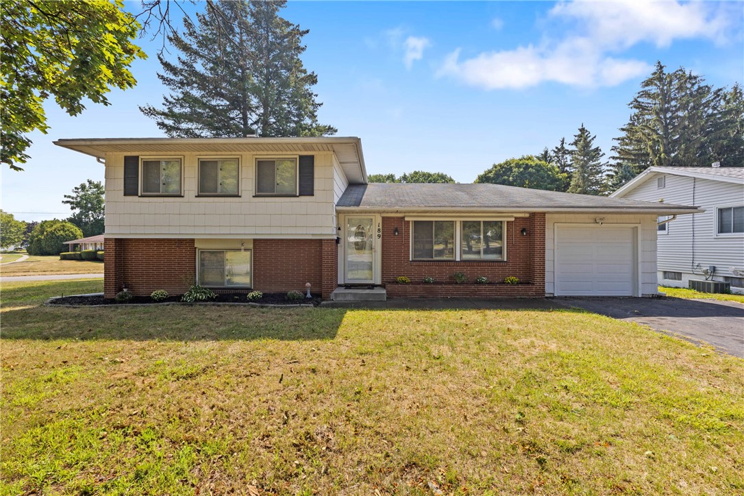 189 Lawson Road Greece, NY 14616 - Photo 2 of 31