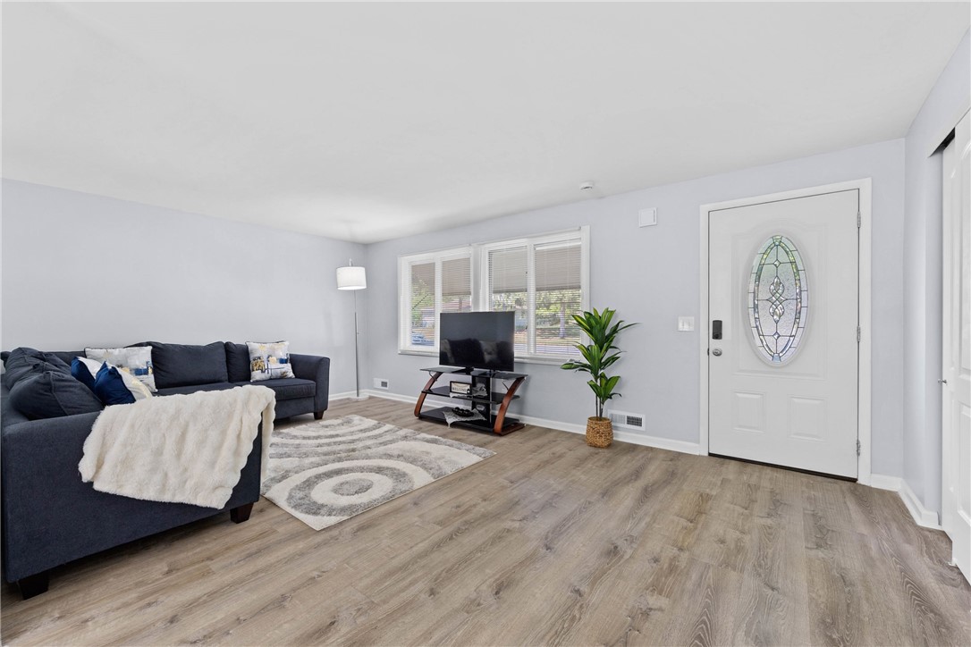 189 Lawson Road Greece, NY 14616 - Photo 5 of 31