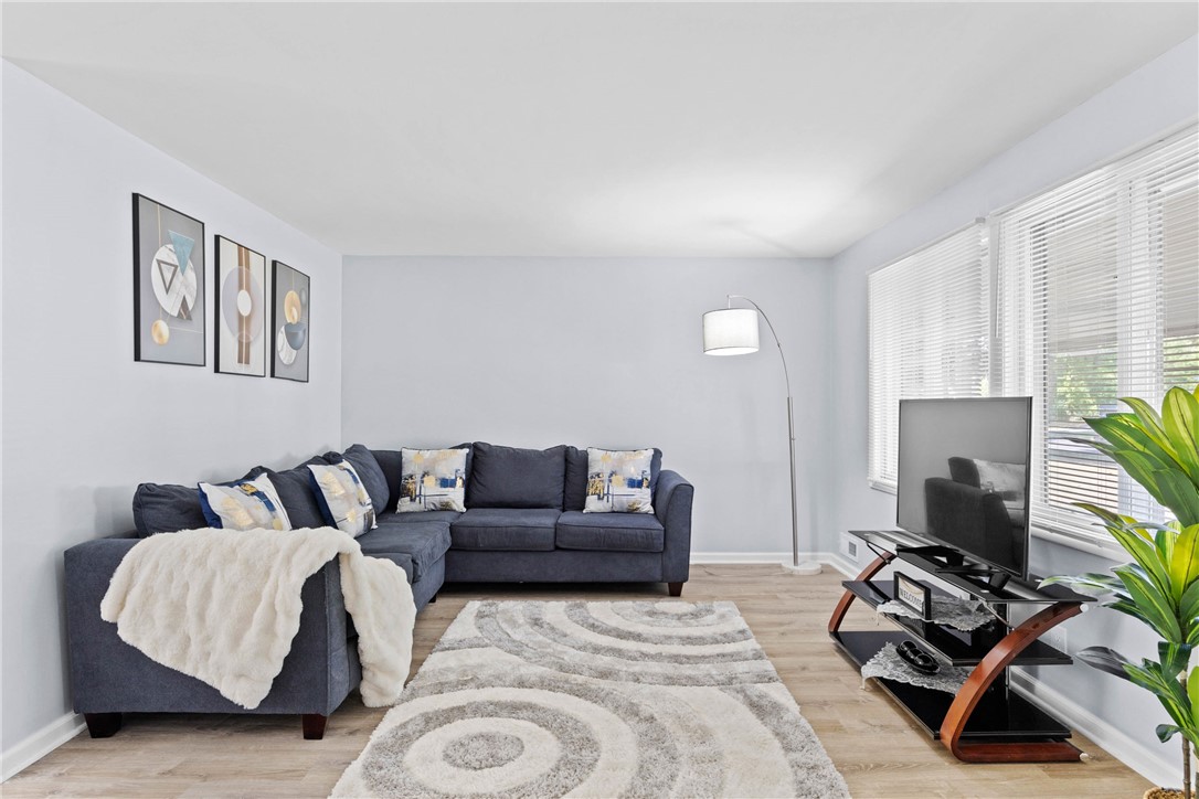 189 Lawson Road Greece, NY 14616 - Photo 6 of 31