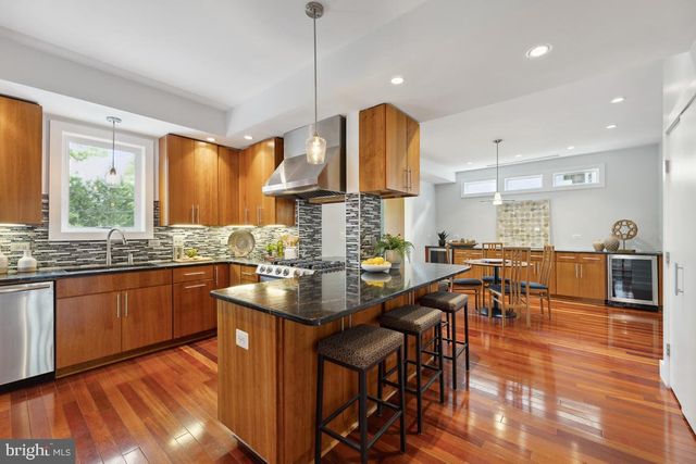 $1,357,500 | 622 19th Street South, Arlington, VA 22202