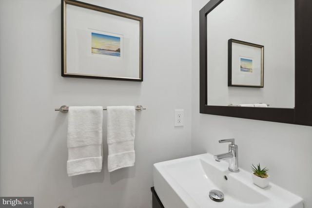 $1,357,500 | 622 19th Street South, Arlington, VA 22202