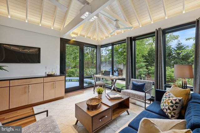 $1,357,500 | 622 19th Street South, Arlington, VA 22202