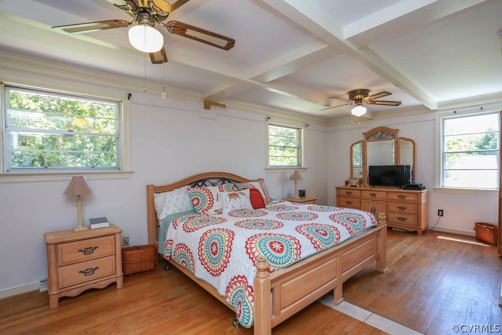 2008 Murdoch Road Henrico, VA 23229 - Photo 11 of 25 Huge master bedroom w/ wood floors and coffered ce