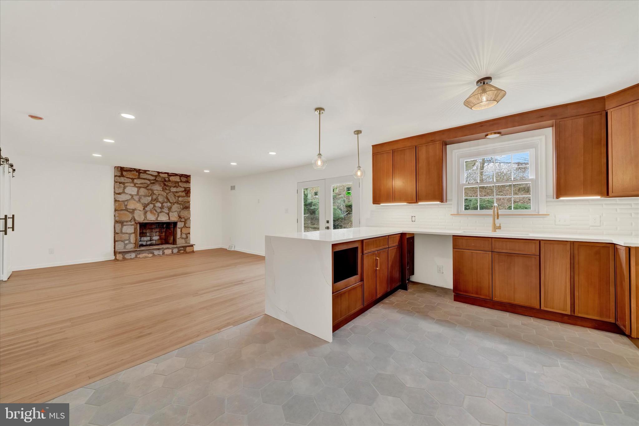 658 West Rolling Road Springfield, PA 19064 - Photo 11 of 53