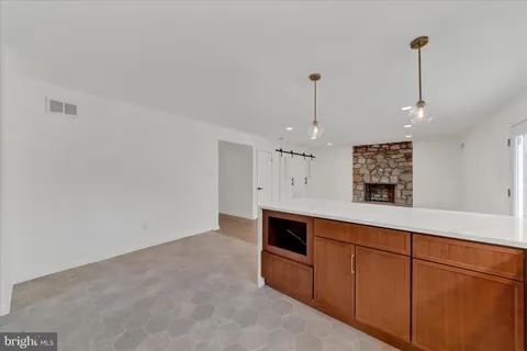 $725,000 | 658 West Rolling Road, Springfield, PA 19064