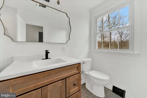 $725,000 | 658 West Rolling Road, Springfield, PA 19064