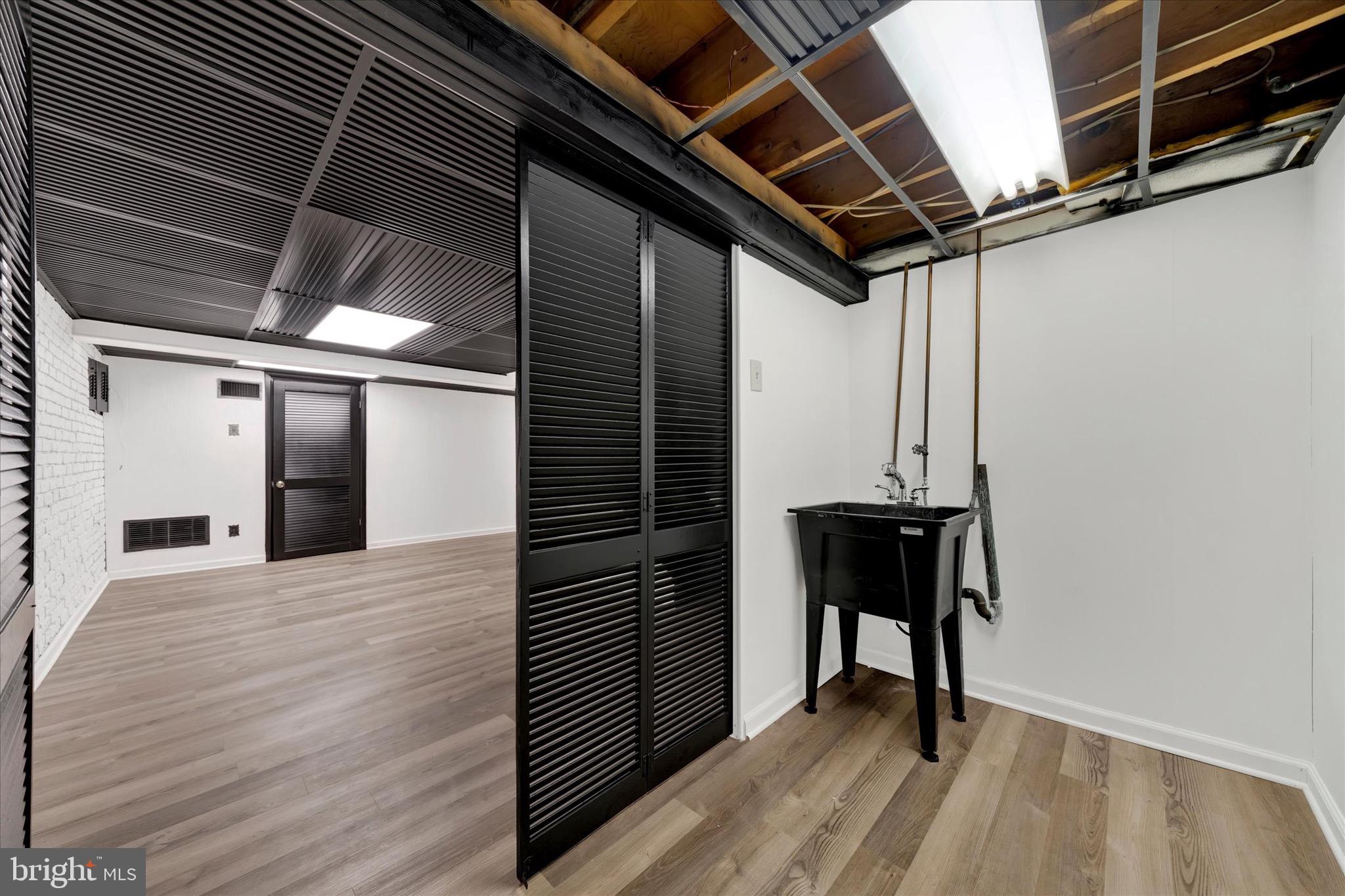 658 West Rolling Road Springfield, PA 19064 - Photo 36 of 53 Laundry