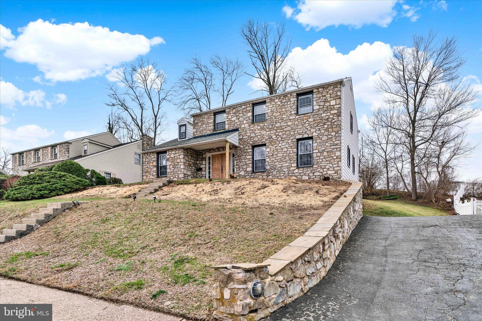 658 West Rolling Road Springfield, PA 19064 - Photo 4 of 53