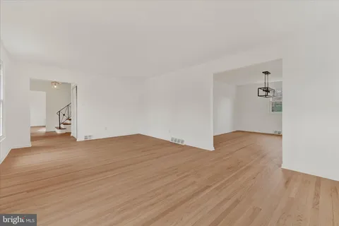 $725,000 | 658 West Rolling Road, Springfield, PA 19064