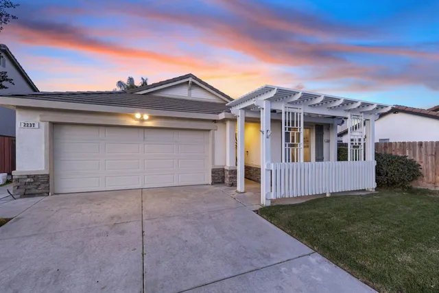 $489,800 | 2237 Clock Tower Court, Riverbank, CA 95367