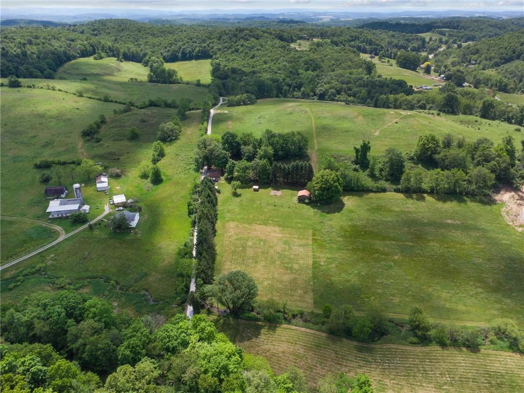 132 Hi Acres Road Greensburg, PA 15601 - Photo 3 of 42