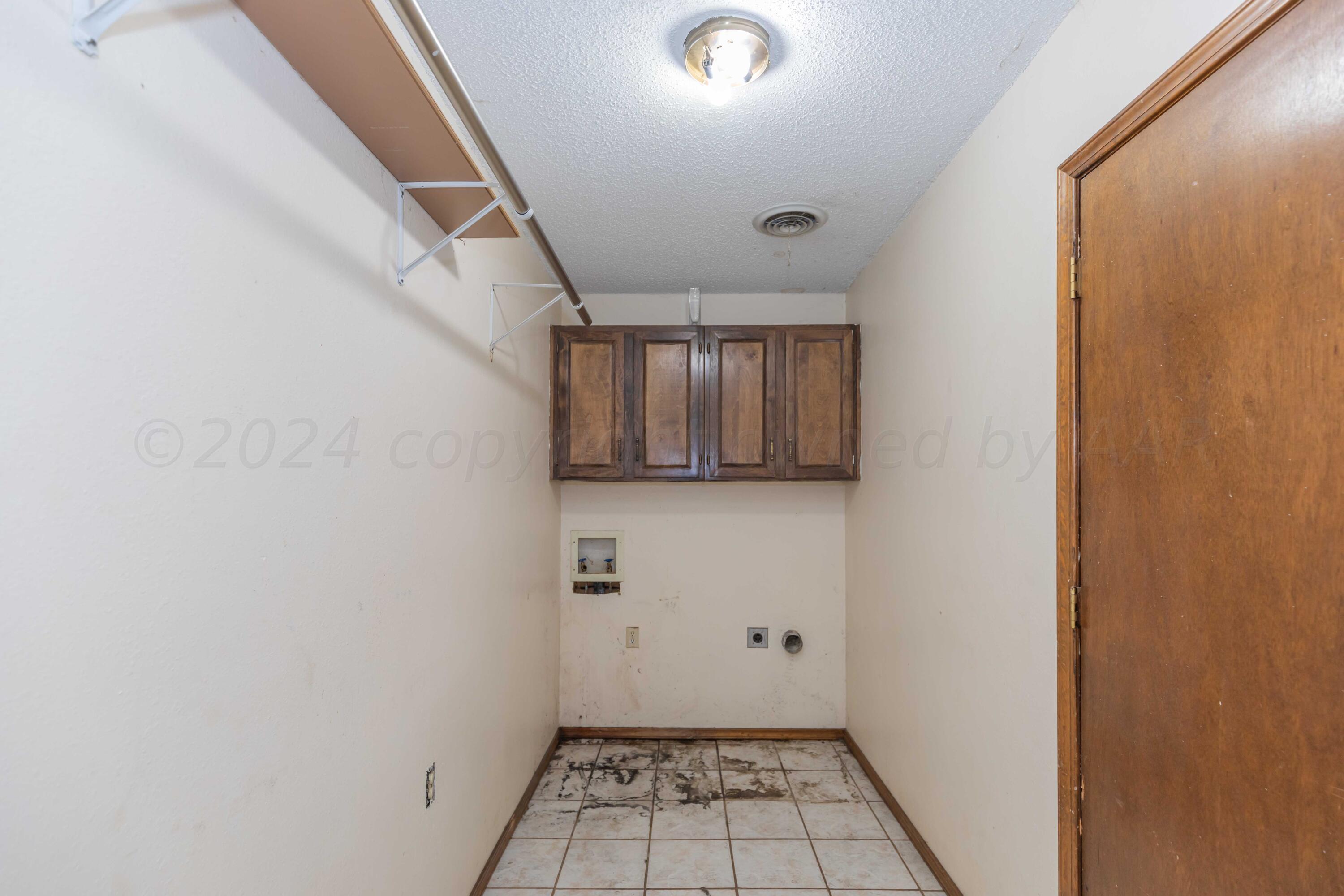 5304 Leigh Avenue Amarillo, TX 79110 - Photo 36 of 36 a view of utility room