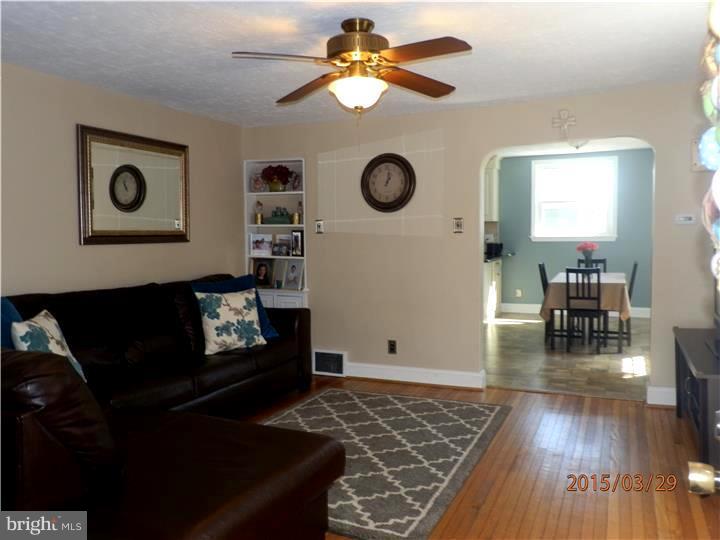613 Darby Road Ridley Park, PA 19078 - Photo 11 of 25 Living Room