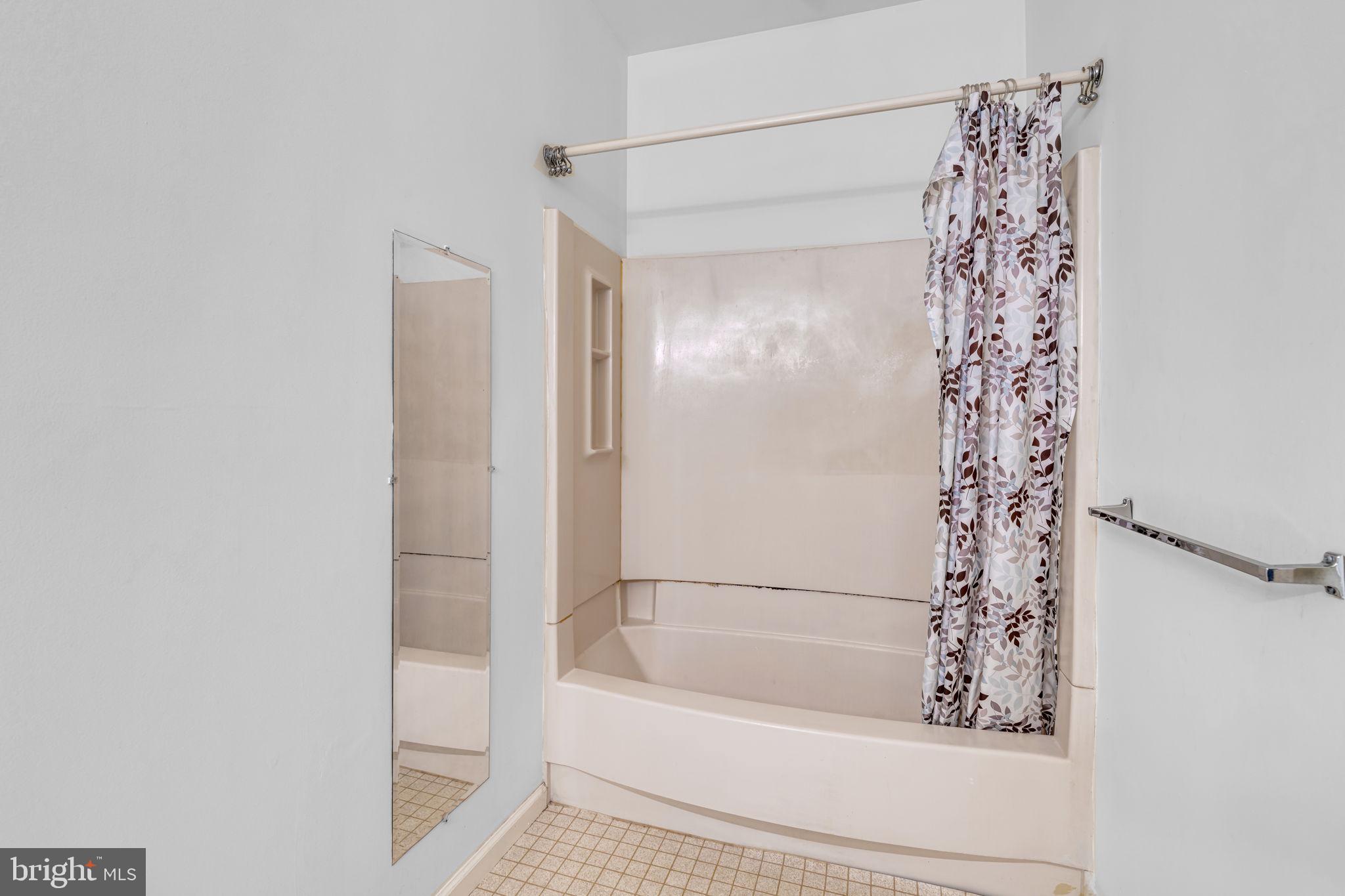 19 Summit Court Marlton, NJ 08053 - Photo 13 of 24 Primary Bathroom