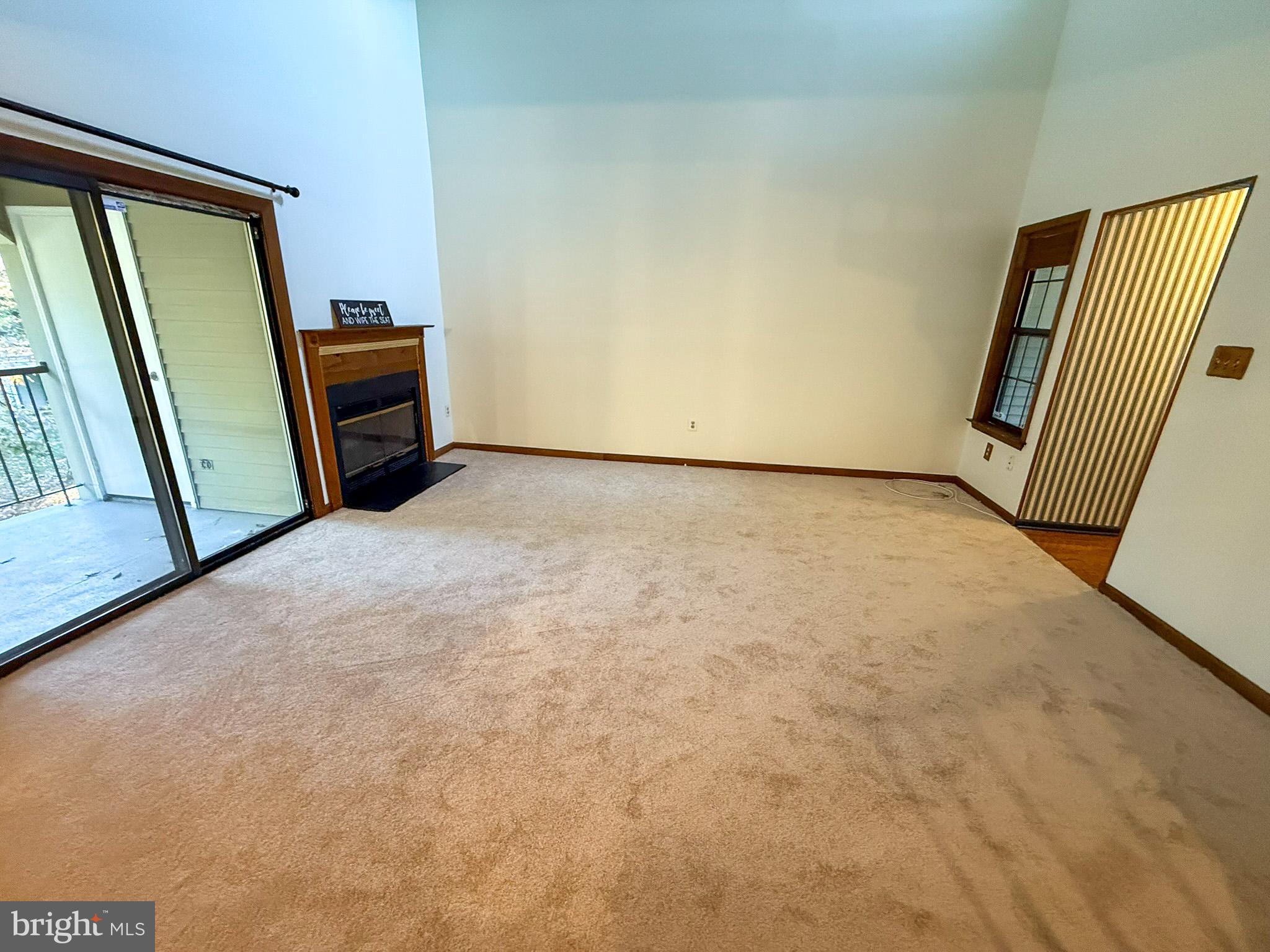 19 Summit Court Marlton, NJ 08053 - Photo 5 of 24 Living Room