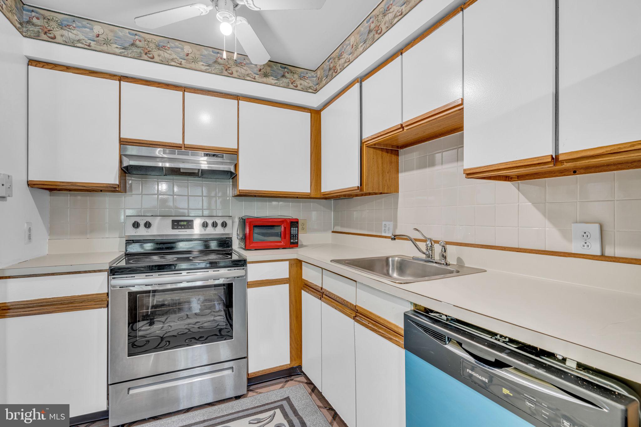 19 Summit Court Marlton, NJ 08053 - Photo 7 of 24 Kitchen