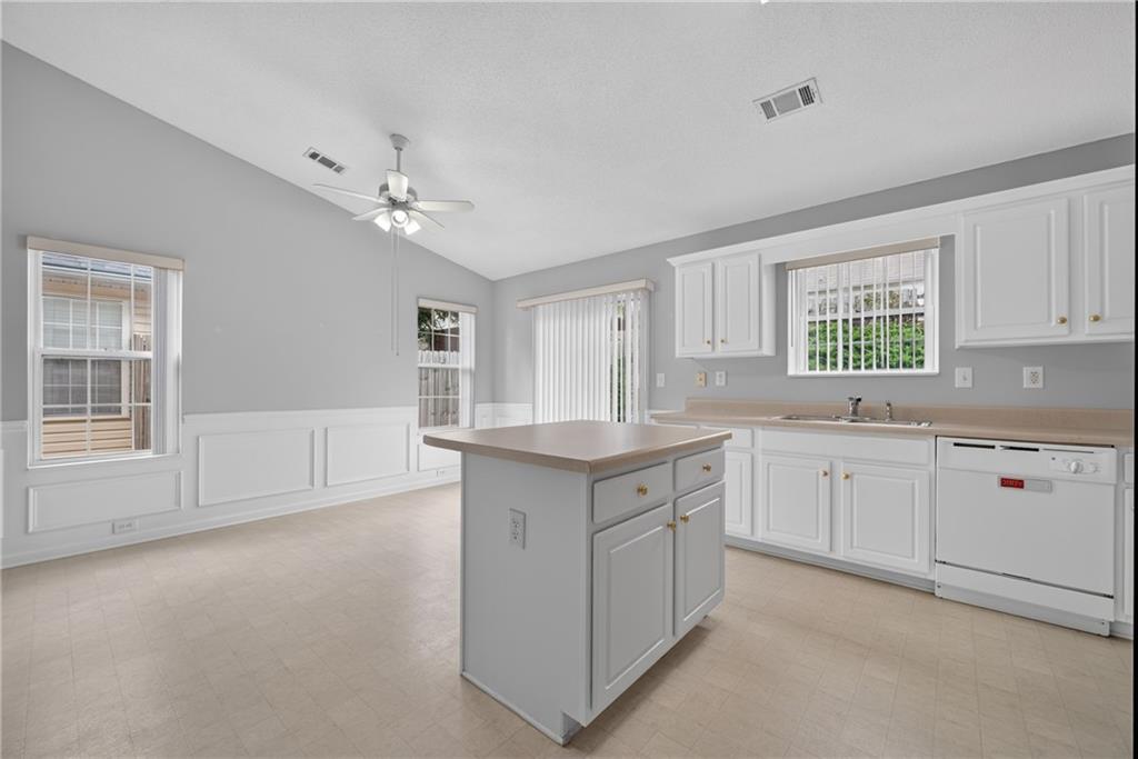 2746 Fieldbrook Lane Southwest Grayson, GA 30017 - Photo 15 of 34