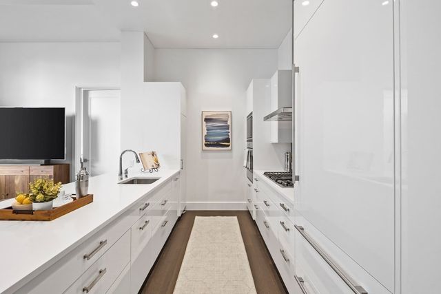 $1,775,000 | 50 Liberty, Unit PH1H, Boston, MA 02210