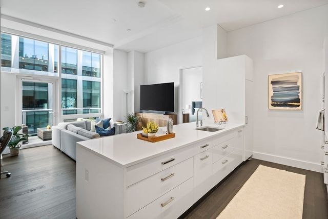 $1,775,000 | 50 Liberty, Unit PH1H, Boston, MA 02210