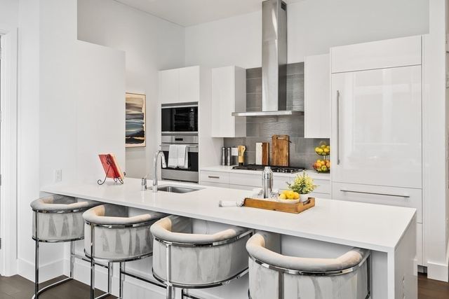 $1,775,000 | 50 Liberty, Unit PH1H, Boston, MA 02210