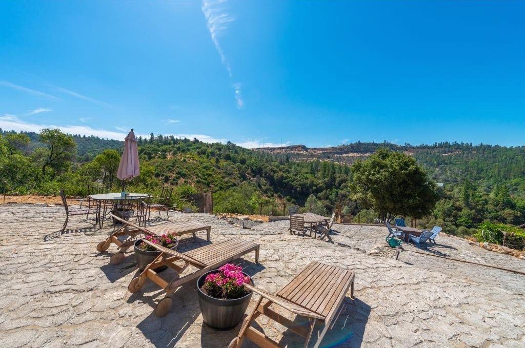2235 Skunk Ranch Road Murphys, CA 95247 - Photo 15 of 22 a view of a terrace with sitting area