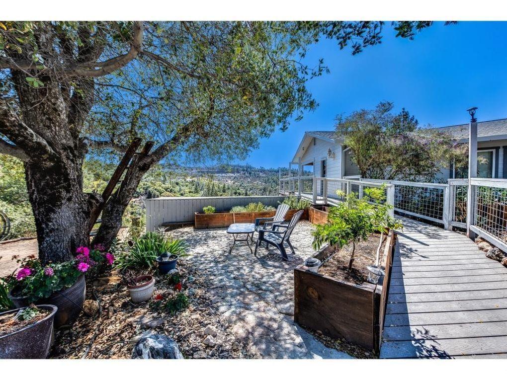 2235 Skunk Ranch Road Murphys, CA 95247 - Photo 16 of 22 a view of a terrace with sitting area