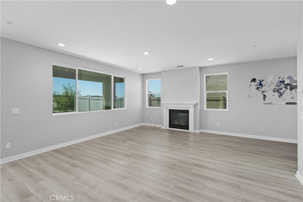 32063 Dayspring Way Temecula, CA 92591 - Photo 8 of 65 Fireplace