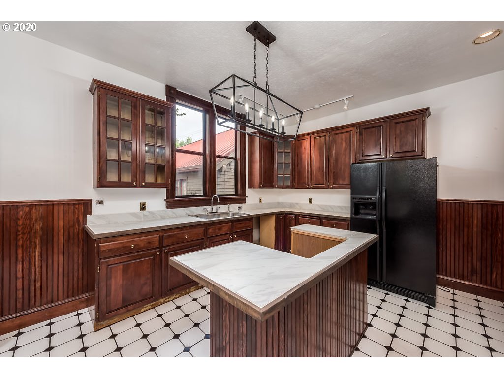 2807 Southwest 1st Avenue Portland, OR 97201 - Photo 12 of 25 Kitchen