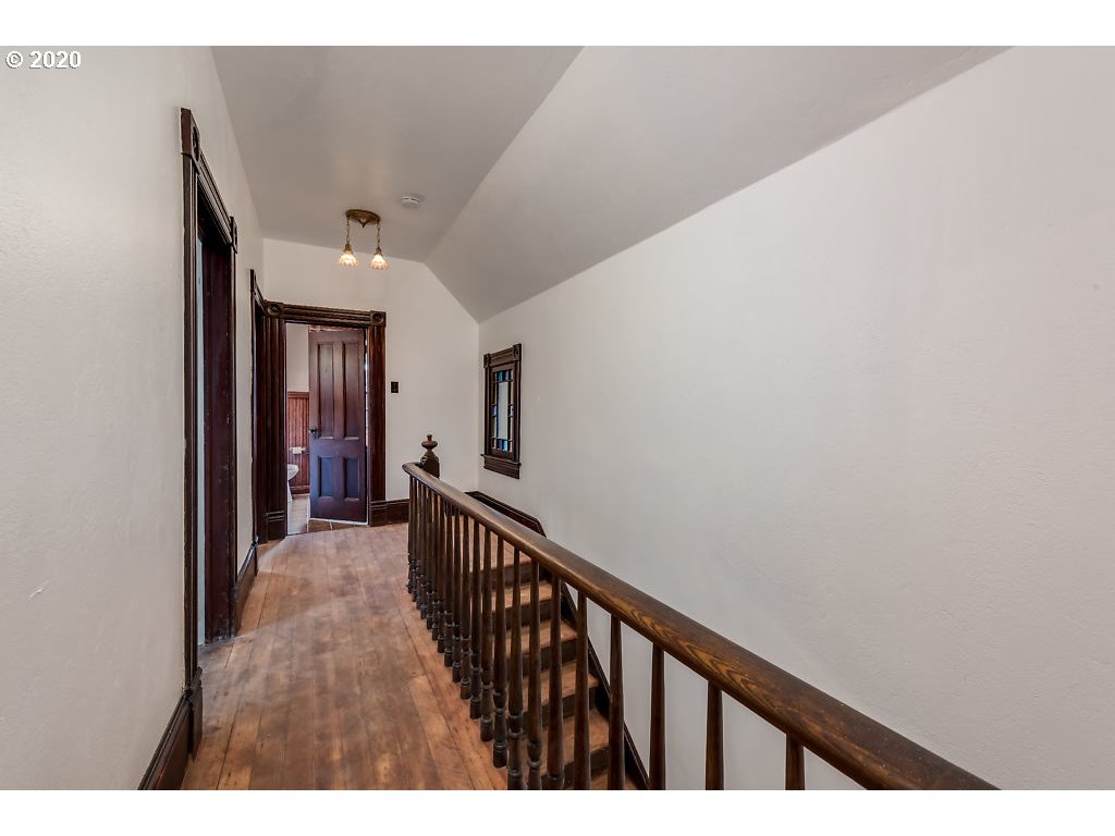 2807 Southwest 1st Avenue Portland, OR 97201 - Photo 13 of 25 Hallway