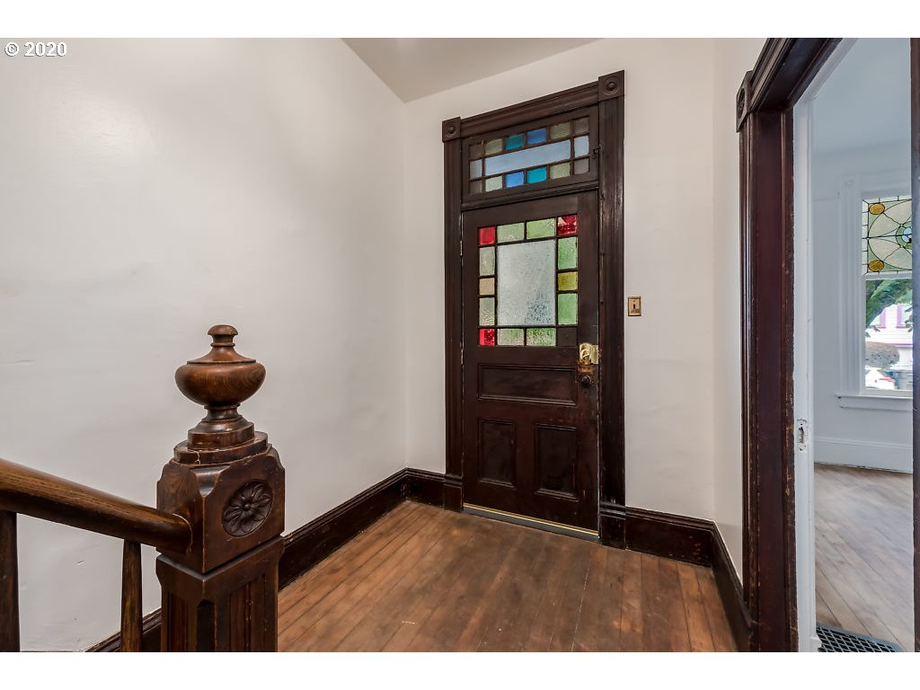 2807 Southwest 1st Avenue Portland, OR 97201 - Photo 2 of 25 Entrance/Foyer