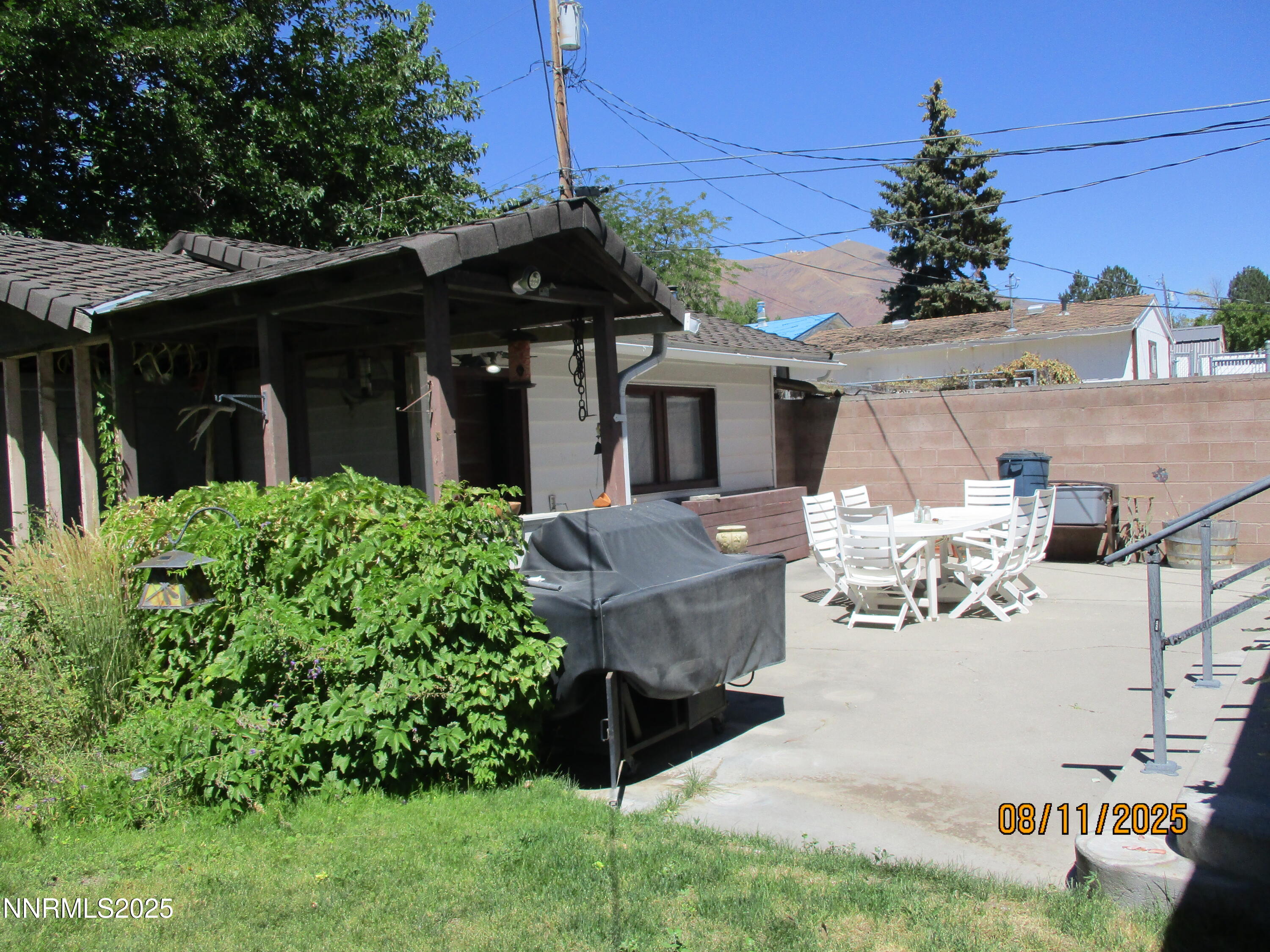 210 Modoc Drive Winnemucca, NV 89445 - Photo 9 of 25 a view of a patio in front of house