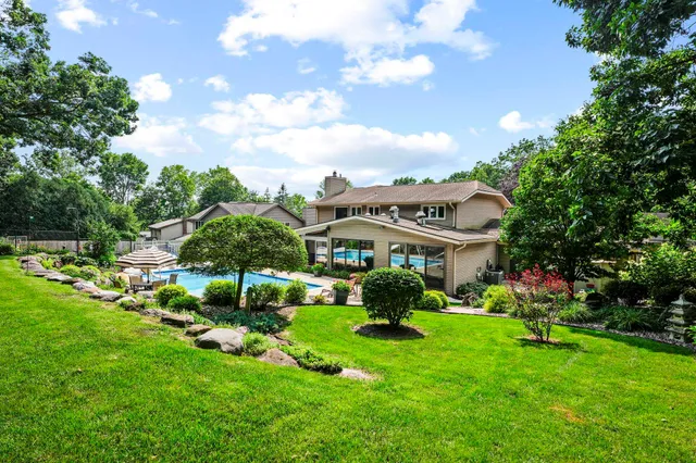 $879,900 | 6207 Indian Mound Drive, McFarland, WI 53558