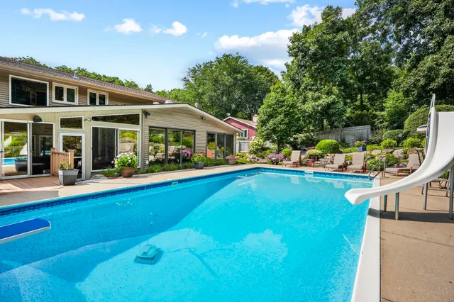 $879,900 | 6207 Indian Mound Drive, McFarland, WI 53558