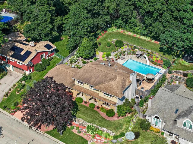 $879,900 | 6207 Indian Mound Drive, McFarland, WI 53558