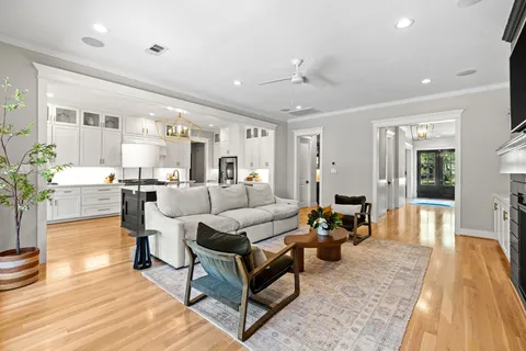 $1,350,000 | 1013 Martin Street, Houston, TX 77018
