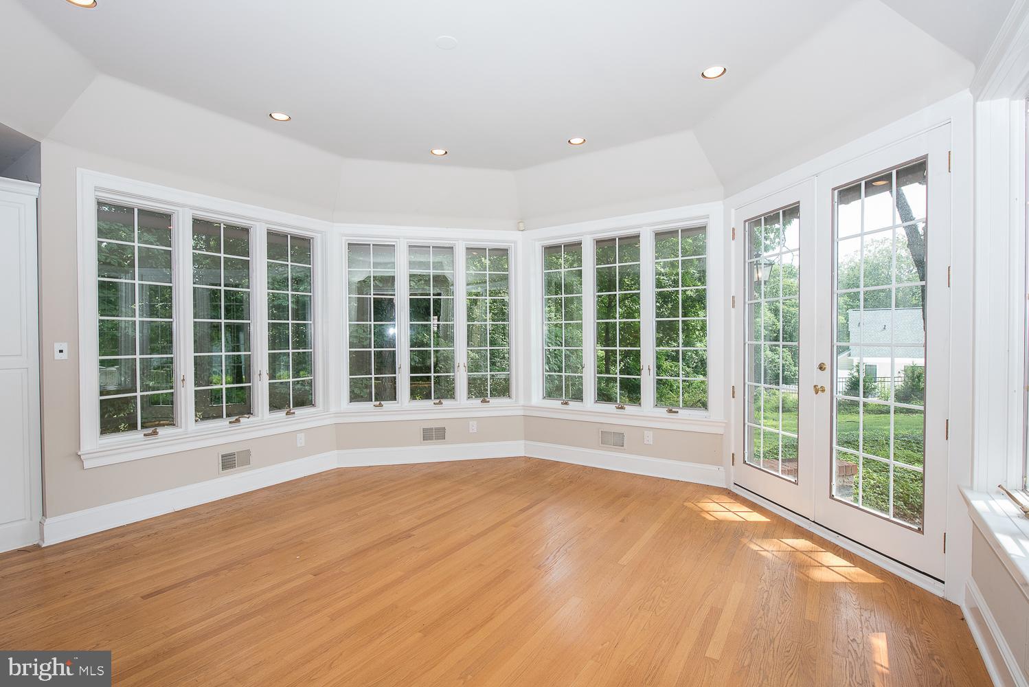 1224 Valley Road Villanova, PA 19085 - Photo 22 of 37 Beautiful Circular Breakfast Room