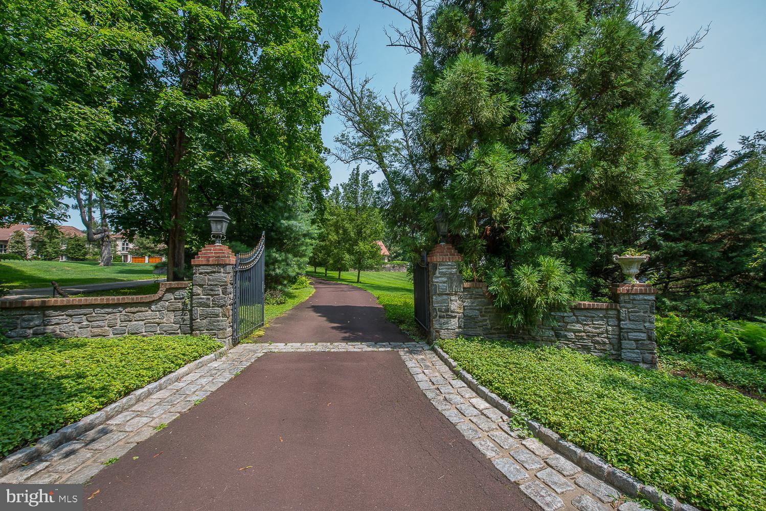 1224 Valley Road Villanova, PA 19085 - Photo 7 of 37 Beautiful entry way