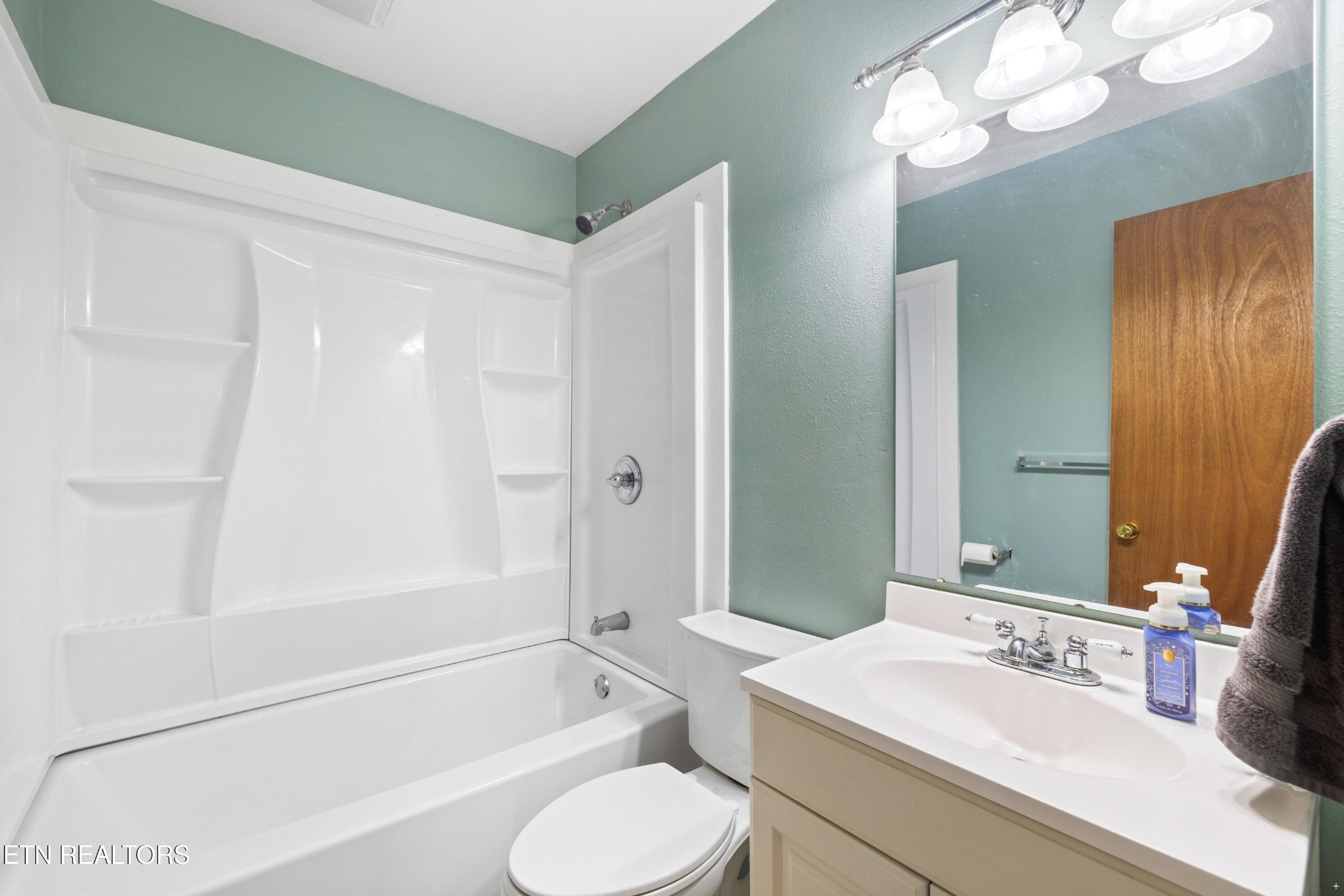 5541 Stoneleigh Road Knoxville, TN 37912 - Photo 18 of 28 Gallery Image 18
