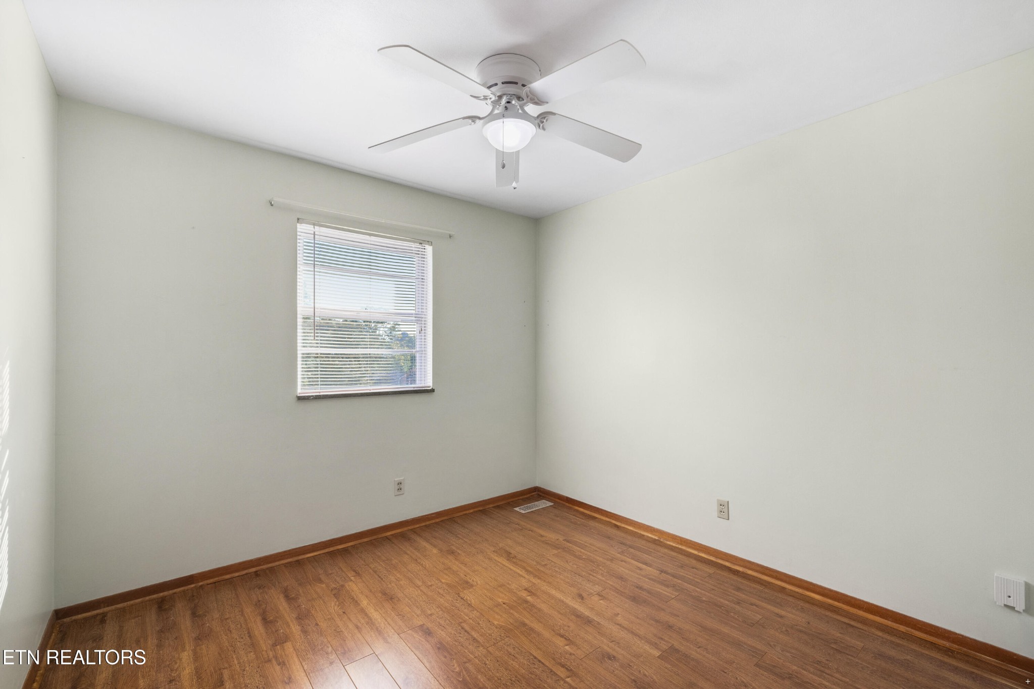 5541 Stoneleigh Road Knoxville, TN 37912 - Photo 19 of 28 Gallery Image 19
