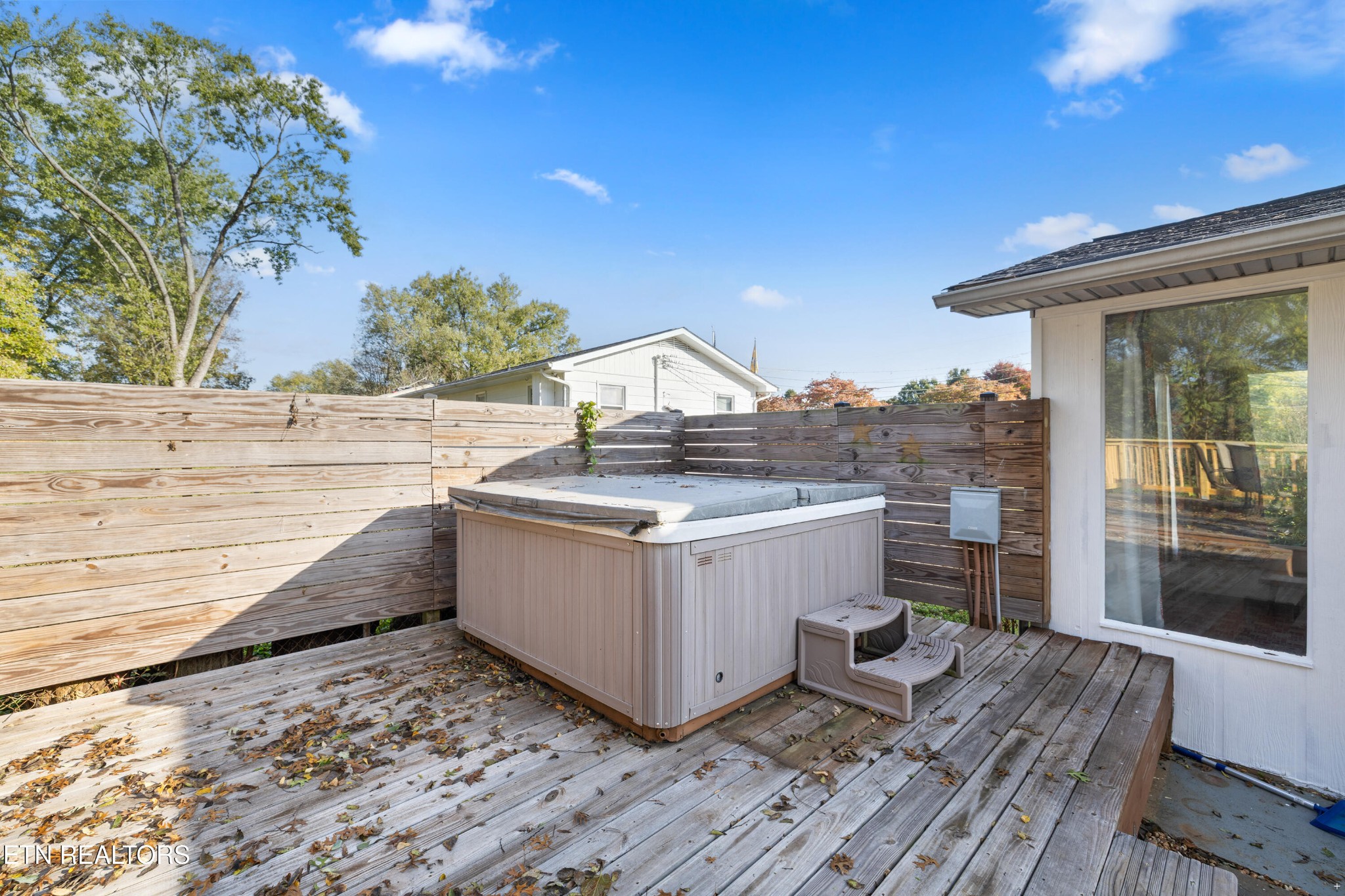 5541 Stoneleigh Road Knoxville, TN 37912 - Photo 26 of 28 Gallery Image 26