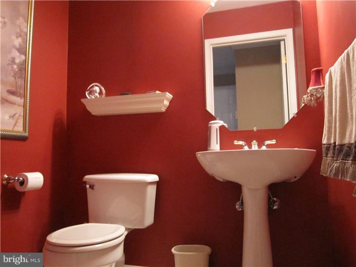 305 Watkins Road Pennington, NJ 08534 - Photo 23 of 25 Bathroom