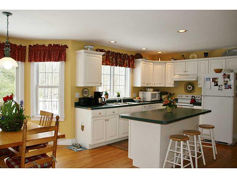 5 Carriage Road Falmouth, ME 04105 - Photo 2 of 24 Kitchen.